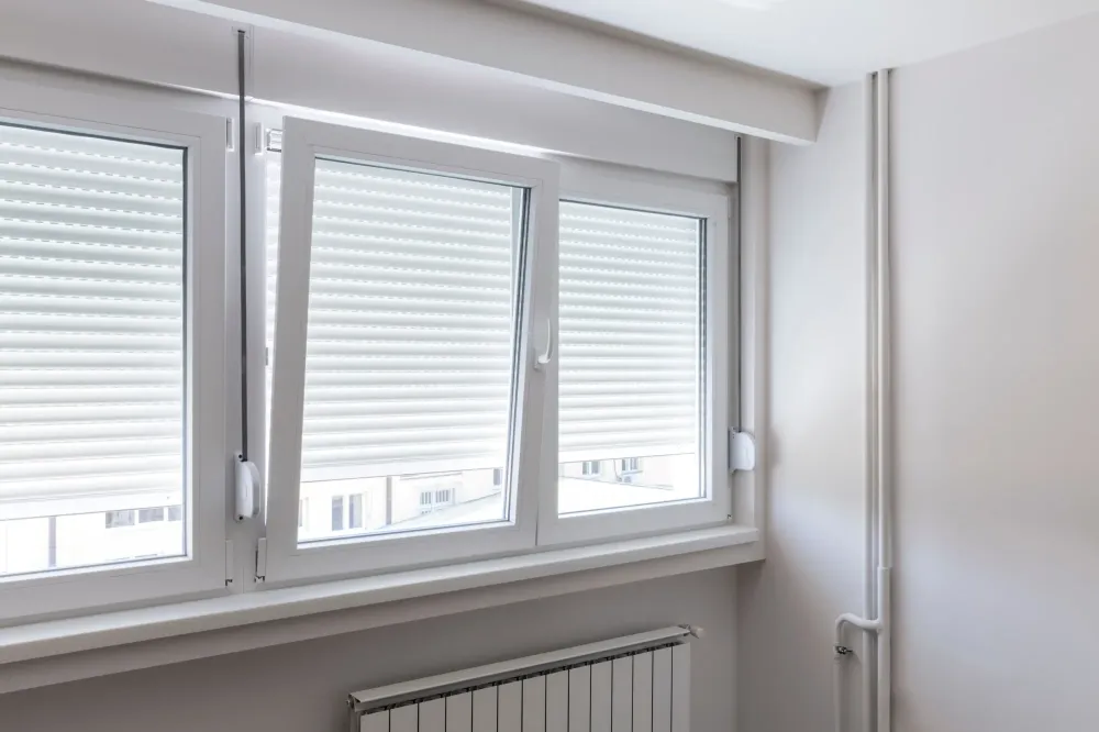 Pose de fenêtres près de Orgeval